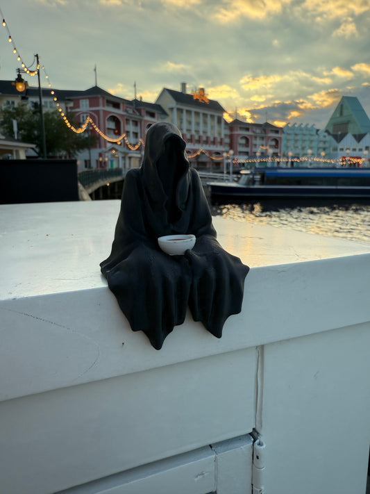 ACOTAR Informant with Tea